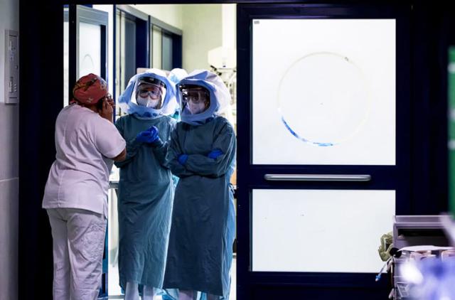 Tutti i limiti del vaccino anti Covid: ecco cosa ci racconta davvero il report Iss