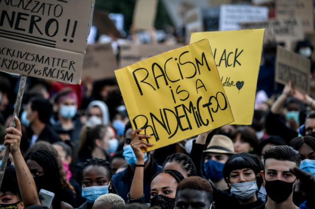 Usa, Covid, razza e transgender infiammano le scuole americane