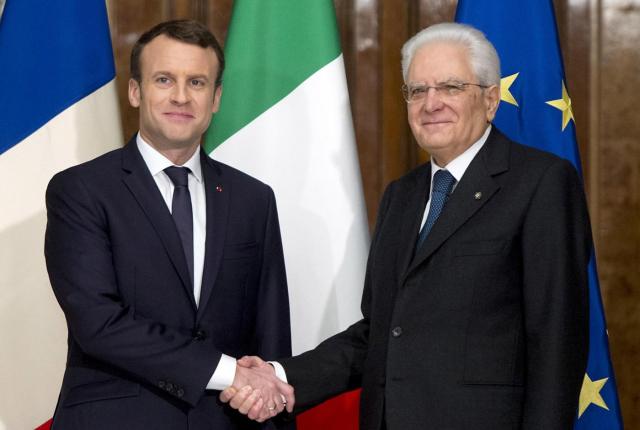 Quirinale, Mattarella accoglie Macron: "Italia e Francia insieme per un futuro comune"