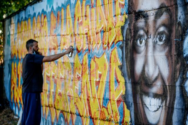 Murales davanti all'Universit&agrave; Roma Tre 