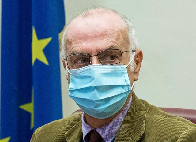 Variante Omicron, per Gianni Rezza "in Italia non sta circolando"