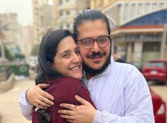 Patrick Zaki &egrave; stato scarcerato, l'abbraccio con la famiglia dopo 668 giorni