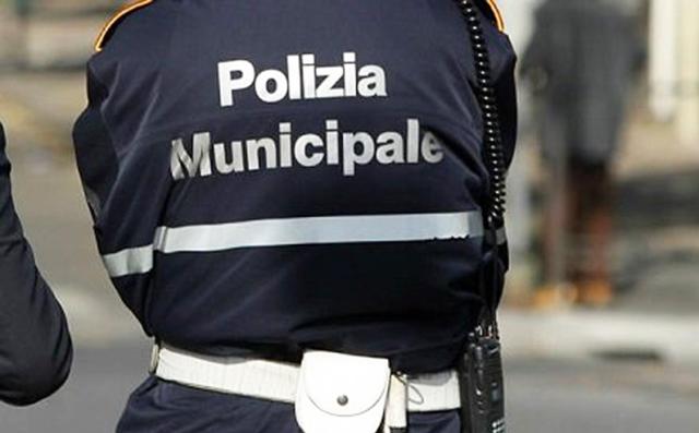 Lucera, trovato zaino con 5.500 euro: due giovani lo consegnano alla Polizia