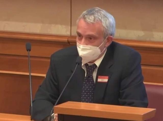 Vaccino Covid ai bambini, Frajese: "Pochi test, impossibile dire che &egrave; sicuro"