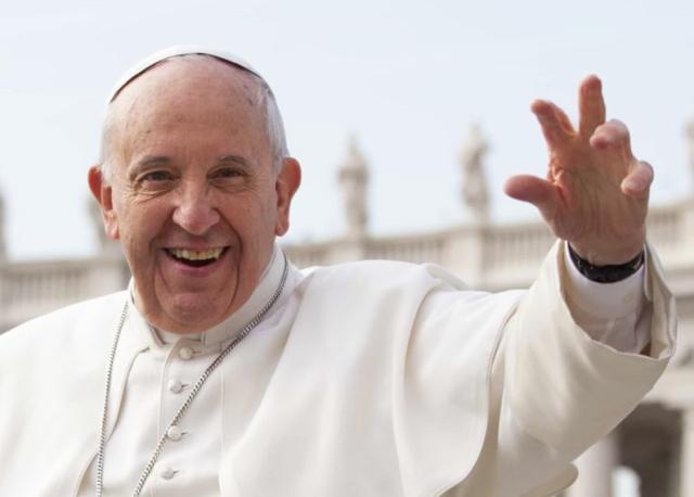 Papa Francesco compie 85 anni, il compleanno festeggiato in Vaticano