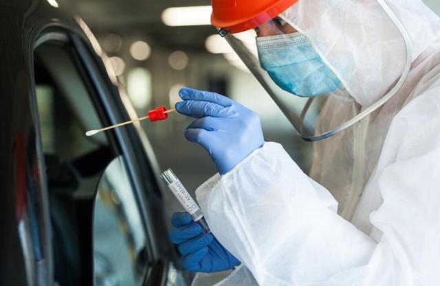 Tampone ai vaccinati peri grandi eventi, le regioni contrarie all'ipotesi del governo