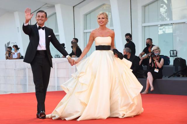 Chi &egrave; Marco Bacini: et&agrave;, figli, patrimonio, quanto guadagna ed ex fidanzate del compagno della Panicucci