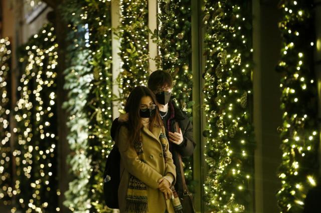 Natale 2021, Confcommercio: "Un italiano su 4 non far&agrave; regali"