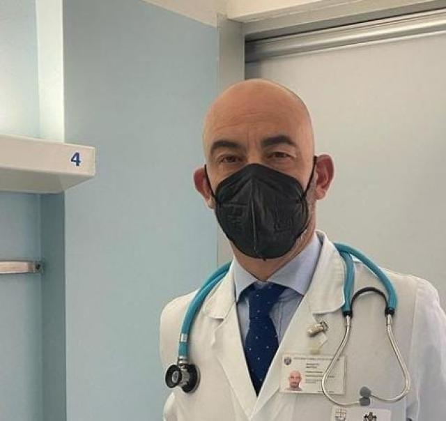 Covid, Bassetti: "Meno allarmismo sotto l'albero di Natale"