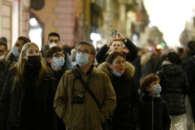 Quarantena, Cts convocato per il 29 dicembre: ipotesi niente stop per i vaccinati con terza dose