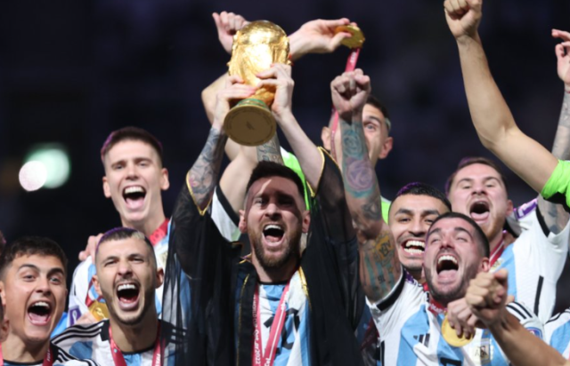 Qatar 2022, Argentina-Francia 2 a 0: gol di Messi e Di Maria. Ammonito Rabiot