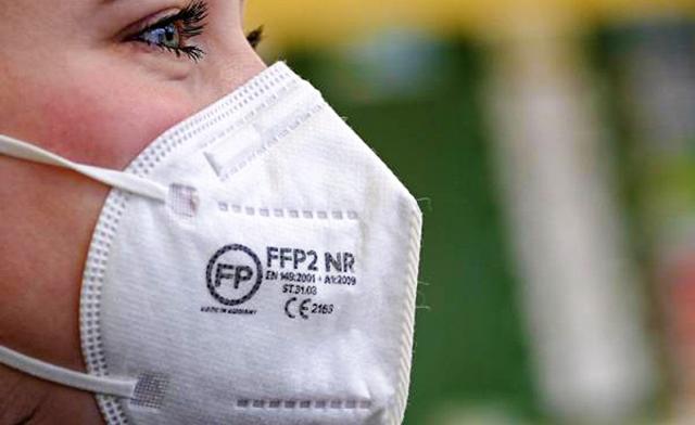 Covid, riaperta inchiesta su maxi-commessa da 1mld di &euro; per fare entrare in Italia mascherine cinesi non autorizzate durante gestione Arcuri