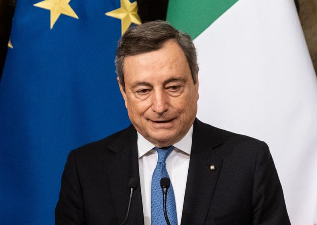 Super green pass sul lavoro, l'obiettivo del governo: convincere 2,5 milioni di no vax entro 15 giorni