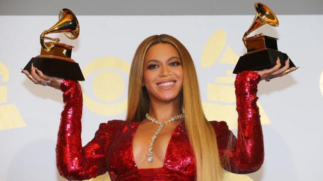 Grammy Awards 2022 rinviati causa Covid: ecco quando saranno