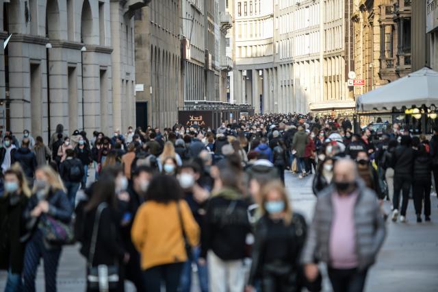 Super Green pass, scuola, zona gialla e terza dose: cosa cambia da oggi