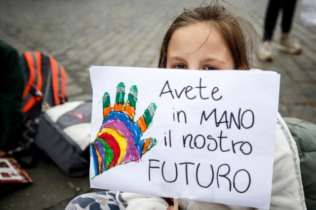 Dad, gli studenti occupano il liceo Manzoni: "Stress da verifiche e lacune"