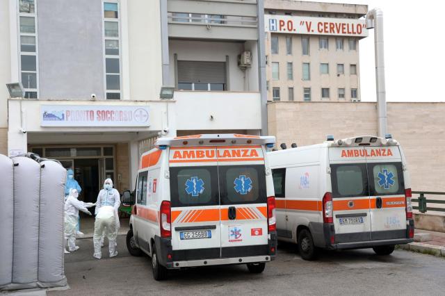 Covid, gemelli muoiono a pochi giorni di distanza: uno era vaccinato con due dosi 