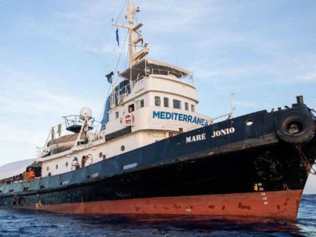 Michele Usuelli in missione come medico di bordo sulla Mar Jonio di Mediterranea Saving Humans