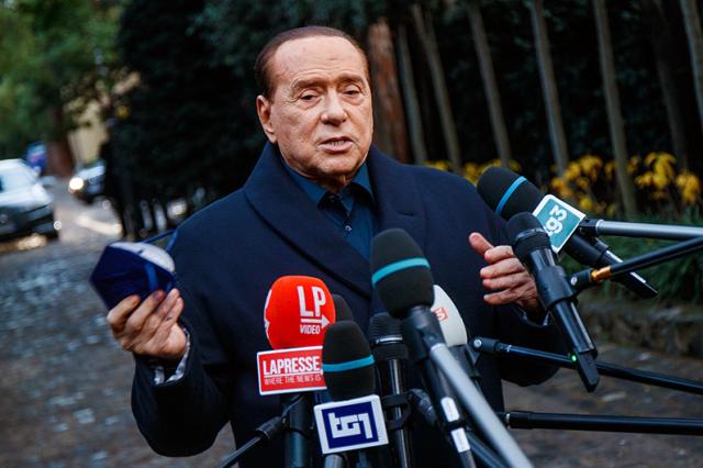 Berlusconi al Quirinale, a Villa Grande il centrodestra propone ufficialmente l'ex premier