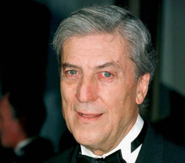 Chi &egrave; Nino Cerruti, profumo, vintage, moglie, figli: la storia dello stilista 