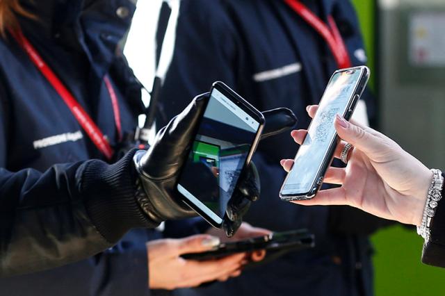 Green pass, ragazzino non vaccinato compie 12 anni e resta bloccato in Sicilia: non pu&ograve; partire