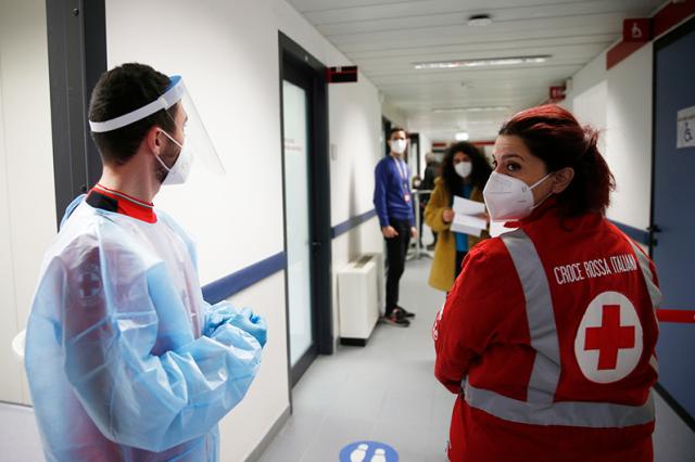 Covid Italia, il bollettino di oggi 17 gennaio: 83.403 positivi e 287 morti