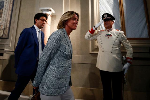 Covid Italia, Beatrice Lorenzin: "Omicron ci ha sopresi. Inevitabile un po' di confusione". ESCLUSIVA