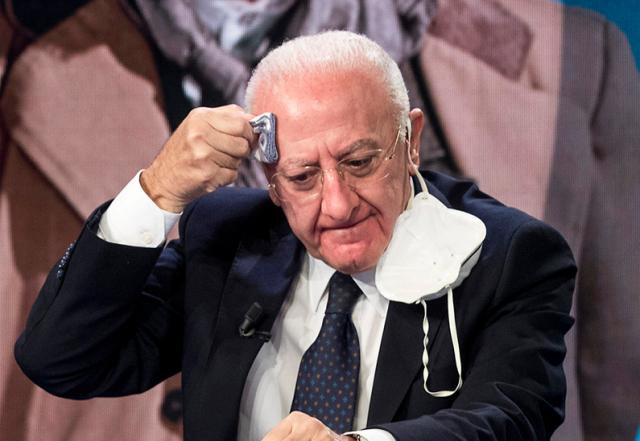 De Luca, la pazza idea per il Quirinale