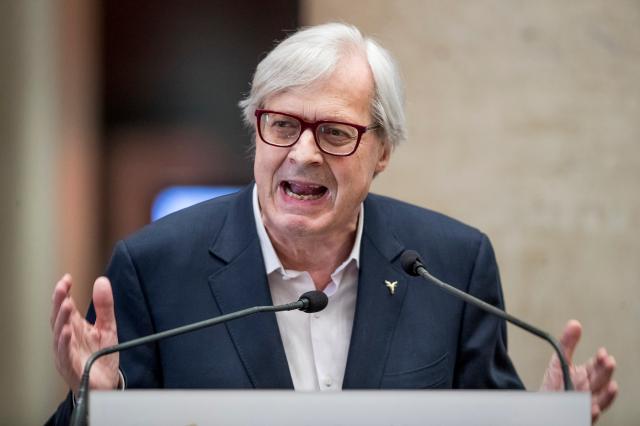 Quirinale, Sgarbi: "Casellati alternativa a Draghi, Berlusconi ci pensa"