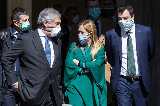 Mattarella bis, il centrodestra si spacca. Meloni: "Spettacolo indegno"