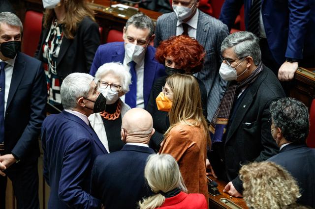 Mattarella bis, al via la richiesta al presidente uscente 