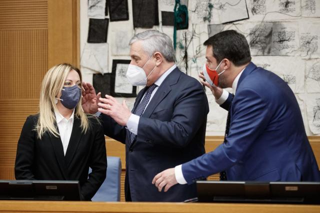 Centrodestra, Salvini: "Ragioniamo con chi &egrave; interessato". Tajani: "Opinioni diverse"