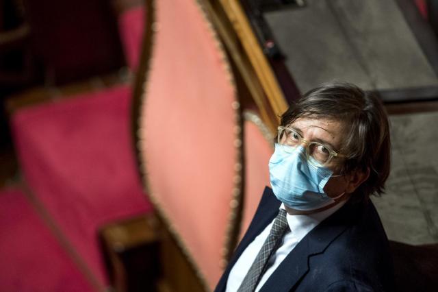 Covid, Sileri: "Virus diventer&agrave; endemico, ne stiamo uscendo"