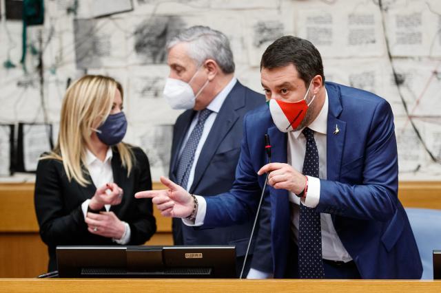 Sondaggi politici elettorali Swg oggi: il centrodestra "rischia di sciogliersi come neve al sole"