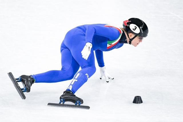 Arianna Fontana vince l'oro nei 500 metri di short track, &egrave; il primo dell'Italia a Pechino 2022