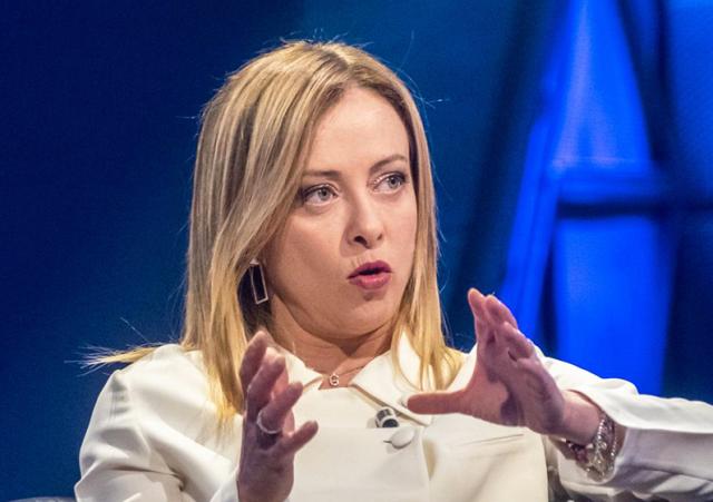 Covid, Meloni rivela: "Non vaccino mia figlia, valuto il rapporto rischio-beneficio"