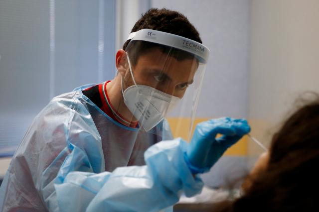 Covid, lo studio: "Nei guariti anticorpi per oltre 16 mesi"