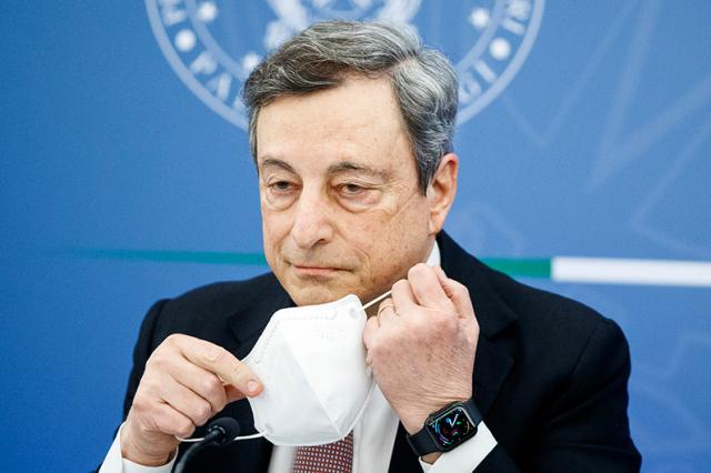 Mario Draghi entra in politica? Il premier lo esclude: ora che il Colle &egrave; sfumato &egrave; meglio evitare "l'effetto Monti"