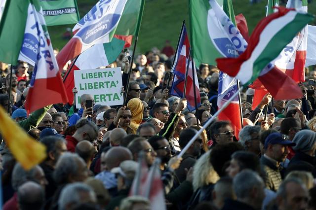 "Marcia su Roma", oggi la maxi-protesta contro il vaccino Covid: su Telegram il vademecum