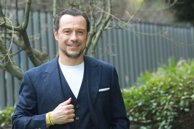 Chi &egrave; Stefano Accorsi: moglie, figli, dove vive, film, et&agrave;, Azul e fidanzata