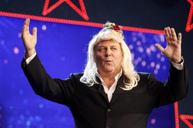 Gerry Scotti, patrimonio netto e immobiliare: quanto guadagna e stipendio