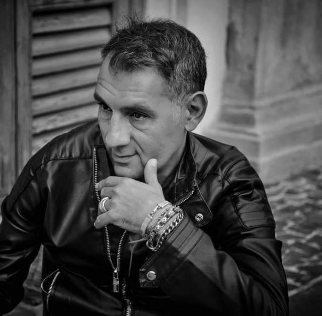 Alessio De Bernardi: &ldquo;Il primo media &egrave; sempre la persona&rdquo;