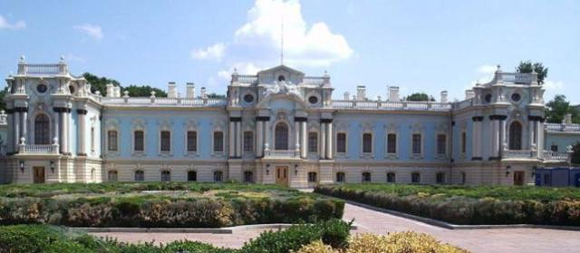 Ucraina,  una task force italiana per proteggere dai danni bellici il settecentesco palazzo Mariinskij 