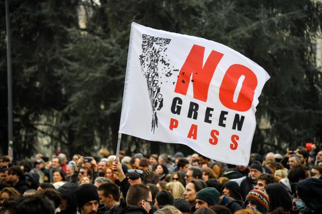Roma, No Green pass al Circo Massimo oggi sabato 5 marzo: "Ridateci la nostra libert&agrave;"
