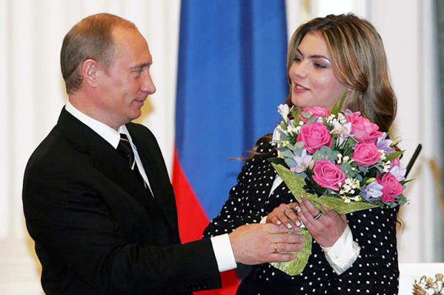 Alina Kabaeva, l'amante di Putin sarebbe nascosta in Svizzera con i suoi quattro figli