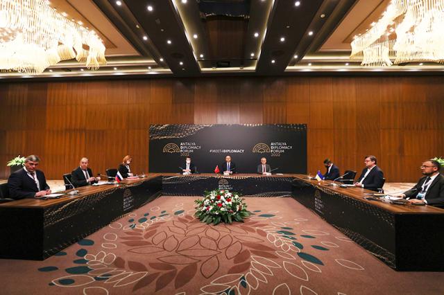 Guerra in Ucraina ultime notizie: attesa per l'incontro tra i ministri Lavrov e Kuleba