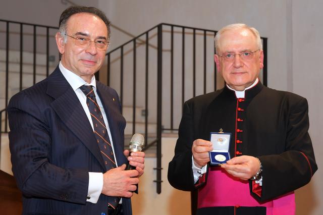 Monsignor Leonardo Sapienza, Reggente della Casa Pontificia, visita il Collegio Ghislieri di Pavia
