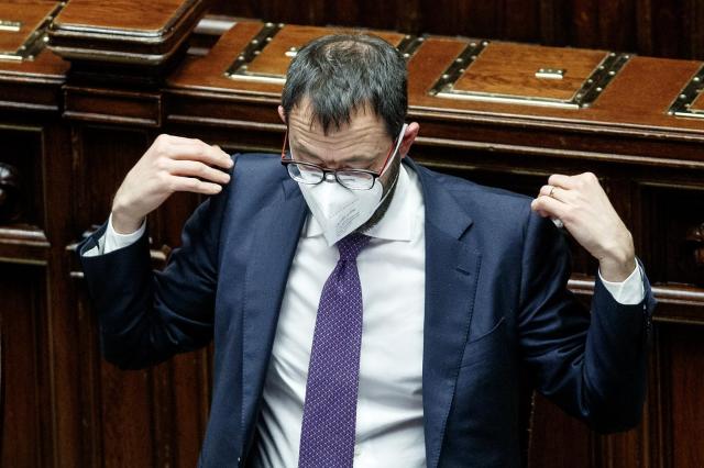 Chi &egrave; Stefano Patuanelli: moglie, figli, partito, curriculum e biografia