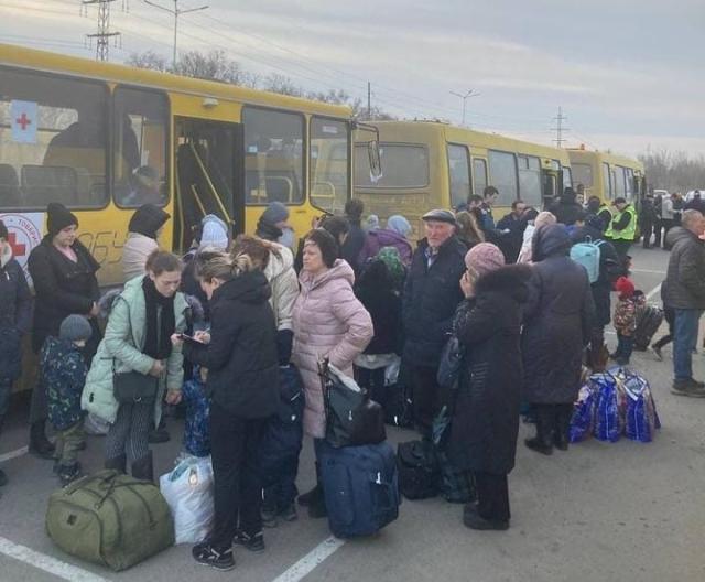 Ucraina, corridoi umanitari a Mariupol dalle 9. Domani nuovi negoziati online