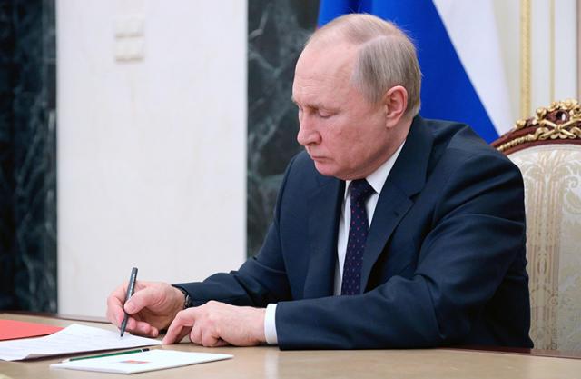Guerra in Ucraina, Putin firma decreto per la coscrizione di 134.500 persone